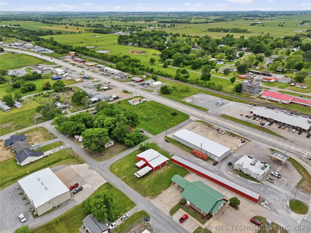 113 S Wilder Chouteau, OK 74337
