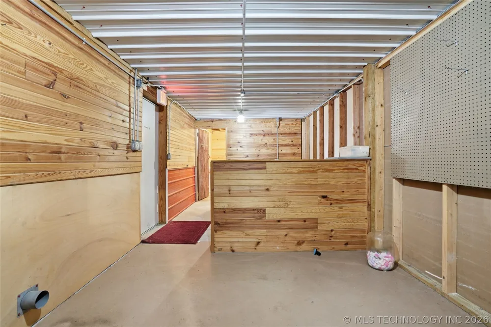113 S Wilder Chouteau, OK 74337