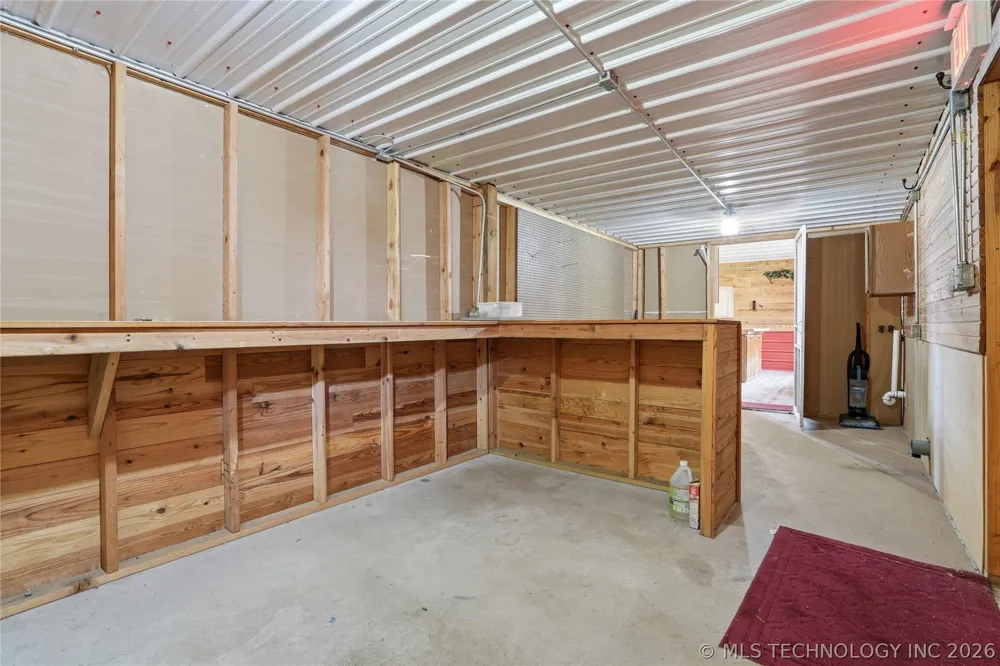 113 S Wilder Chouteau, OK 74337