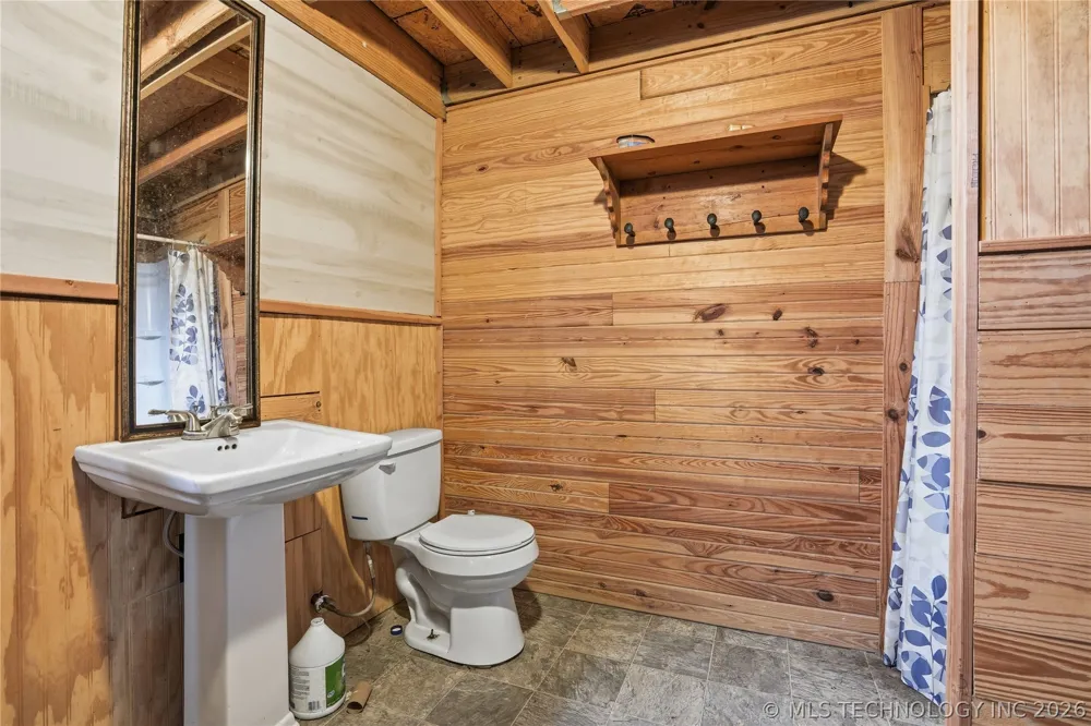 113 S Wilder Chouteau, OK 74337
