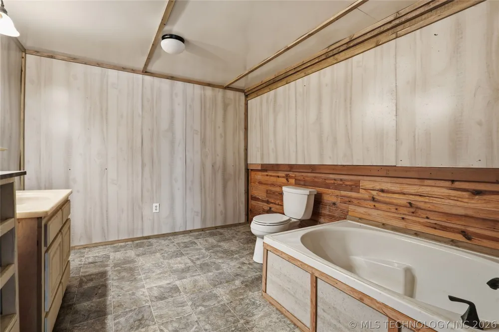 113 S Wilder Chouteau, OK 74337