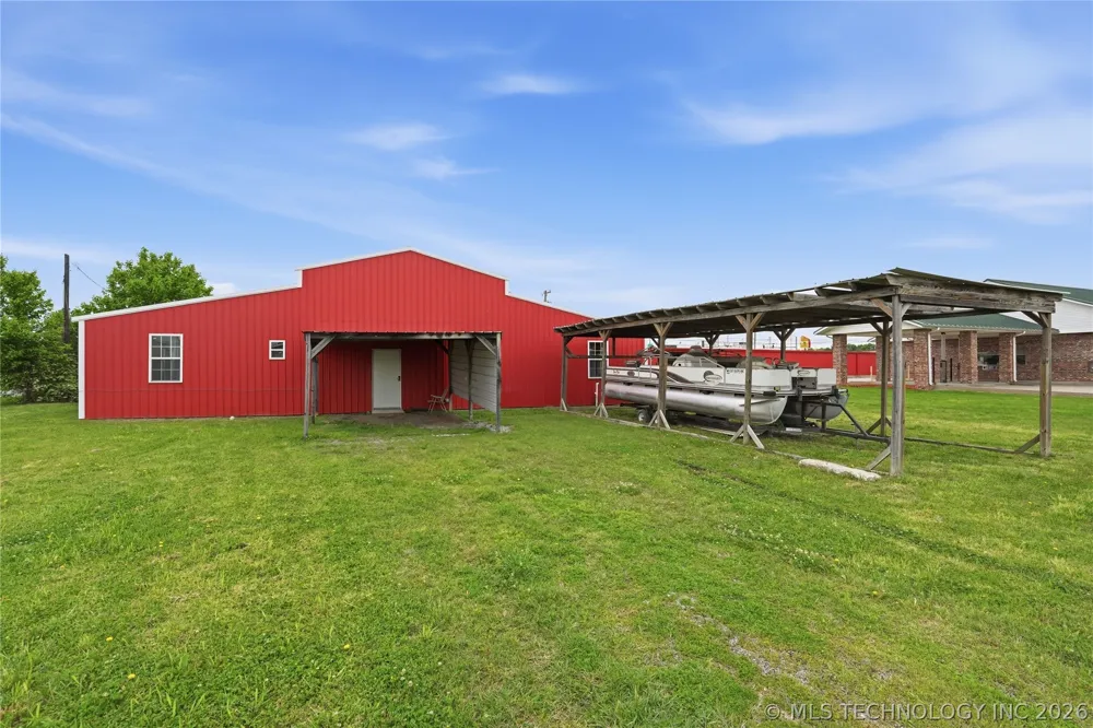 113 S Wilder Chouteau, OK 74337