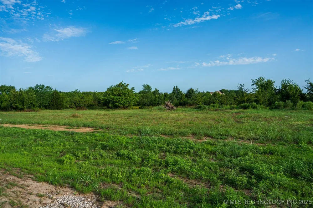 7 W 195th Street S Mounds, OK 74047