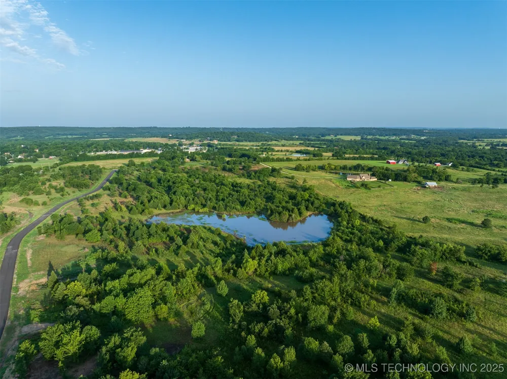 7 W 195th Street S Mounds, OK 74047