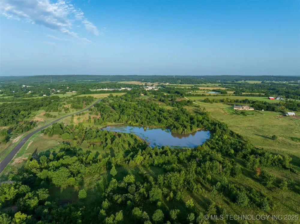 7 W 195th Street S Mounds, OK 74047