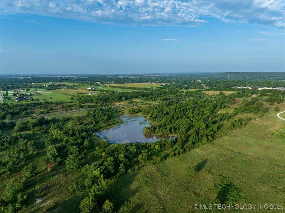 7 W 195th Street S Mounds, OK 74047