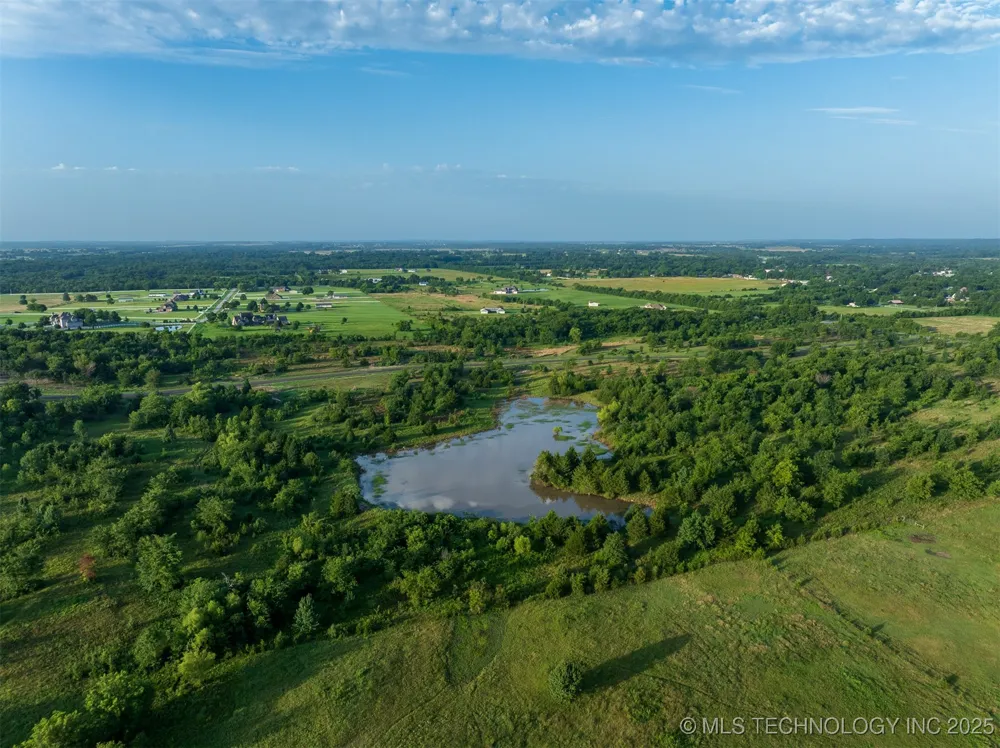 7 W 195th Street S Mounds, OK 74047