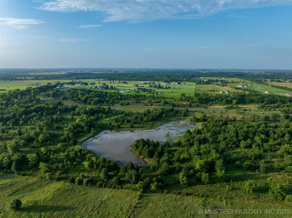 7 W 195th Street S Mounds, OK 74047