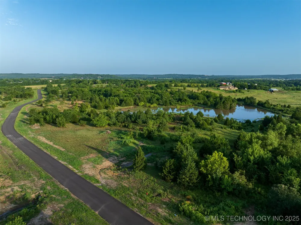 7 W 195th Street S Mounds, OK 74047