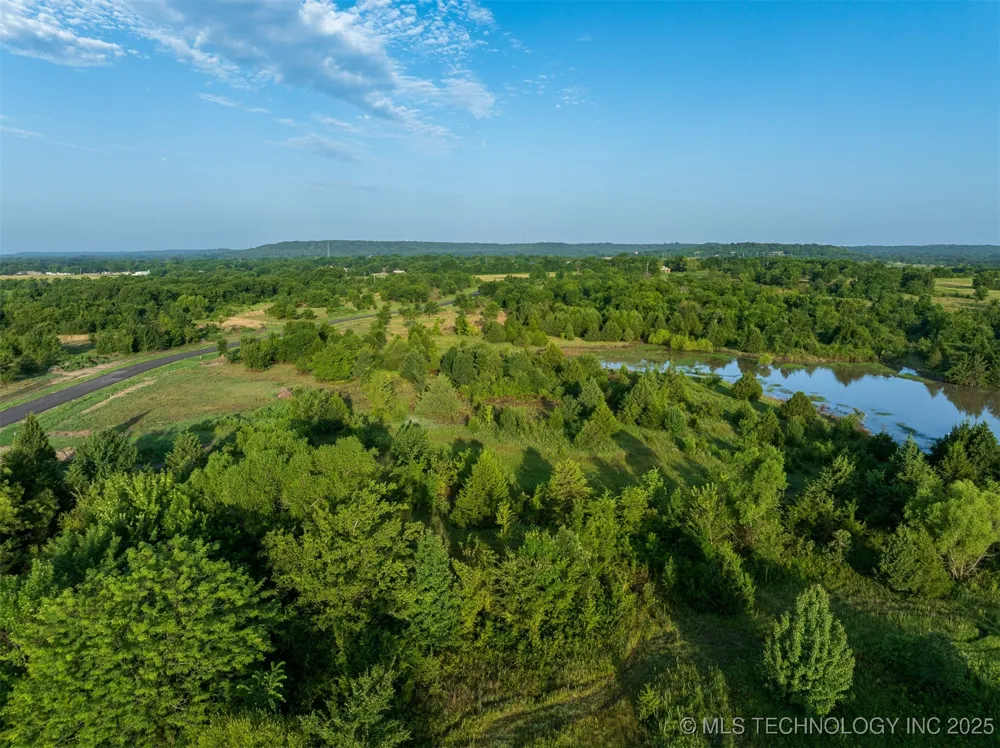 7 W 195th Street S Mounds, OK 74047