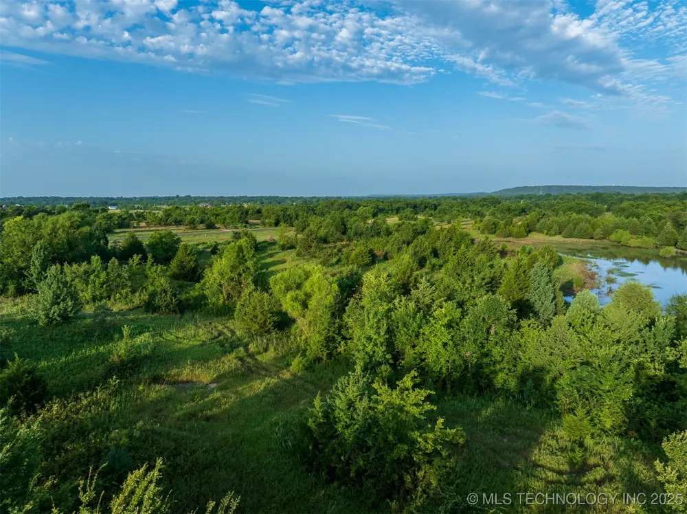7 W 195th Street S Mounds, OK 74047