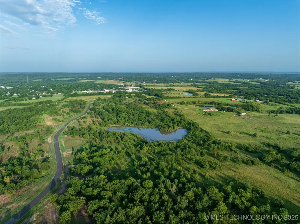 7 W 195th Street S Mounds, OK 74047