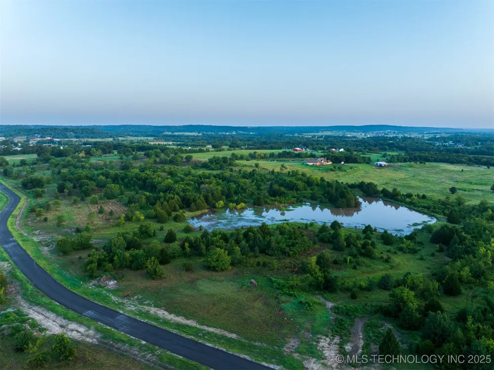 7 W 195th Street S Mounds, OK 74047