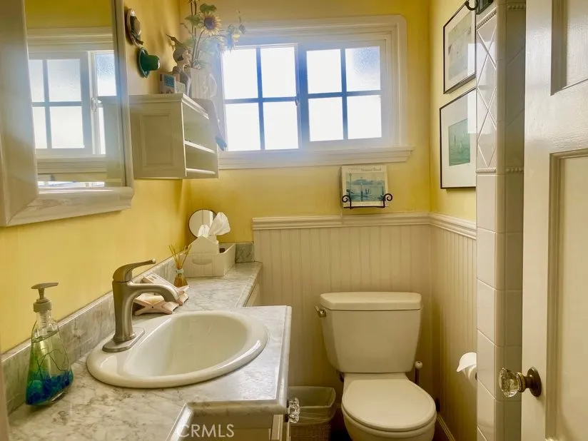 203 Amethyst Avenue Newport Beach, CA 92662