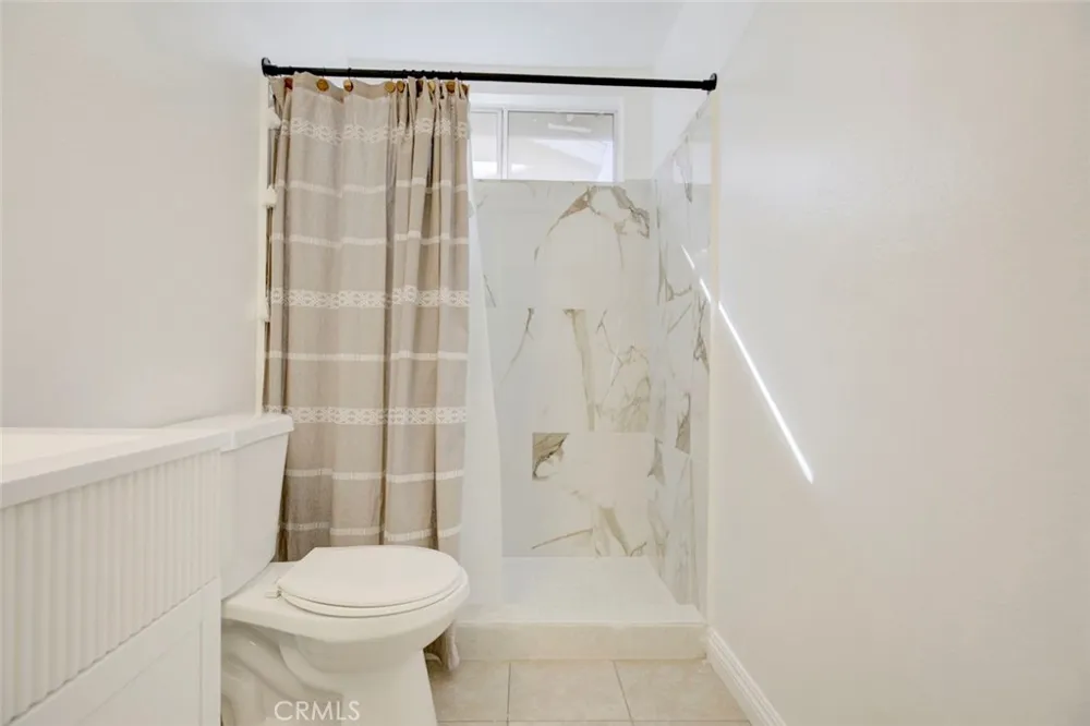 12325 Sweetbriar Pacoima, CA 91331