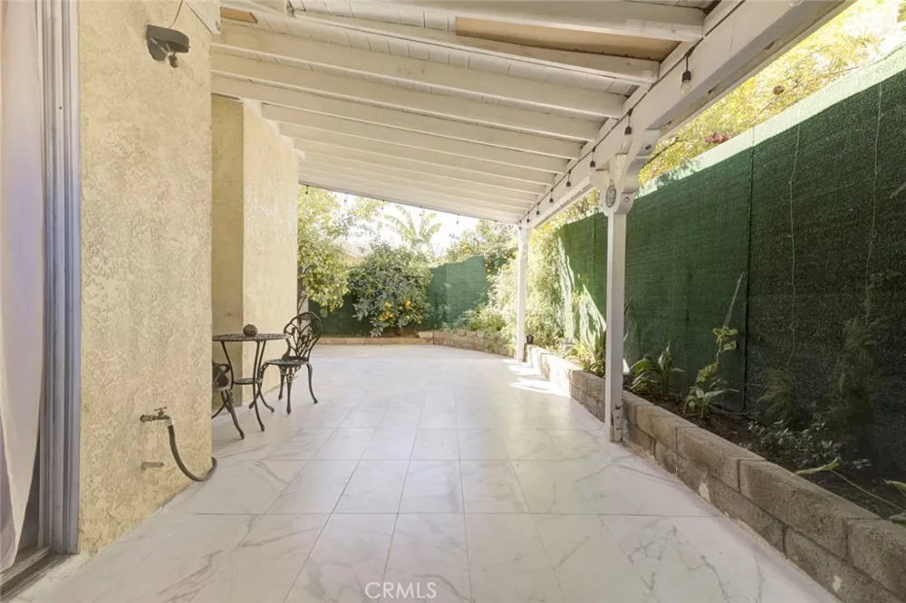 12325 Sweetbriar Pacoima, CA 91331