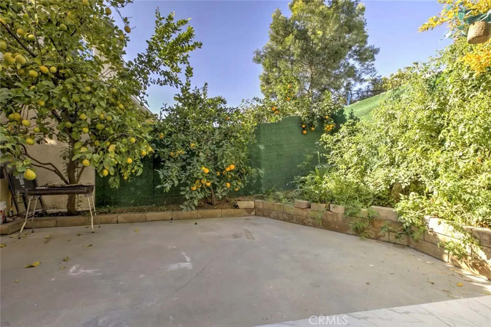 12325 Sweetbriar Pacoima, CA 91331