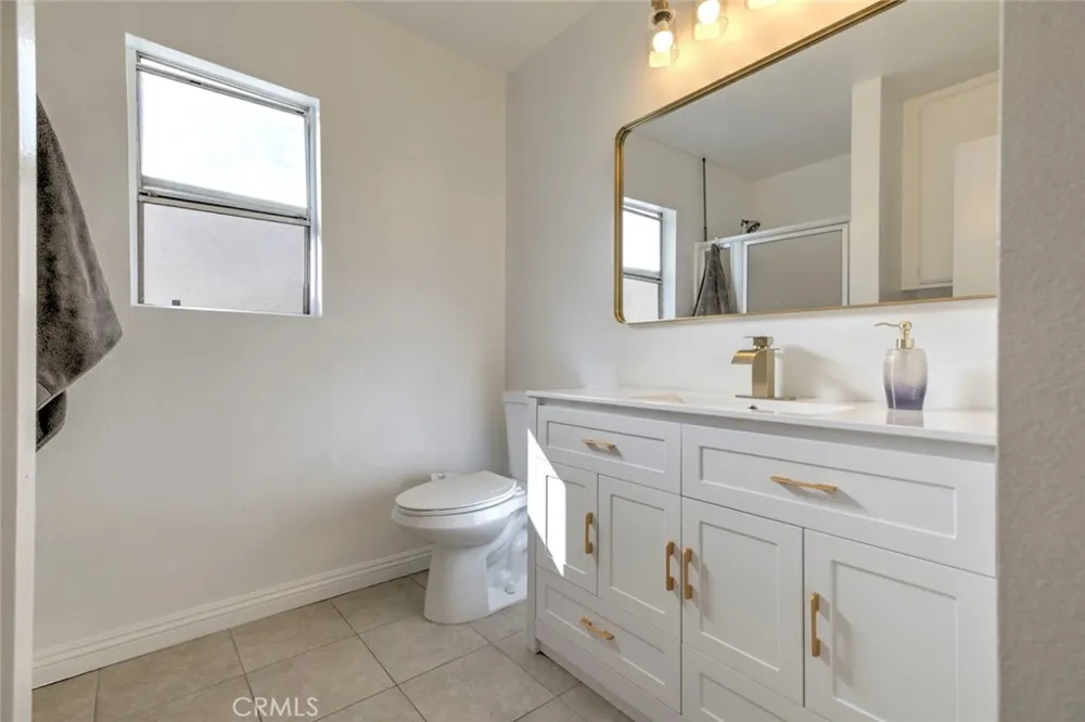 12325 Sweetbriar Pacoima, CA 91331