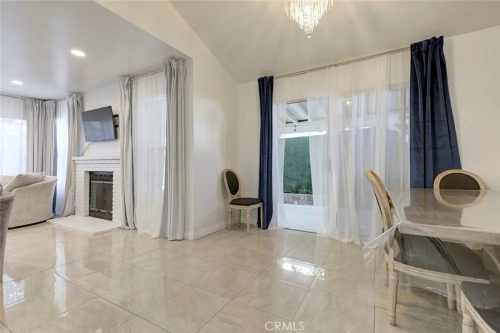 12325 Sweetbriar Pacoima, CA 91331
