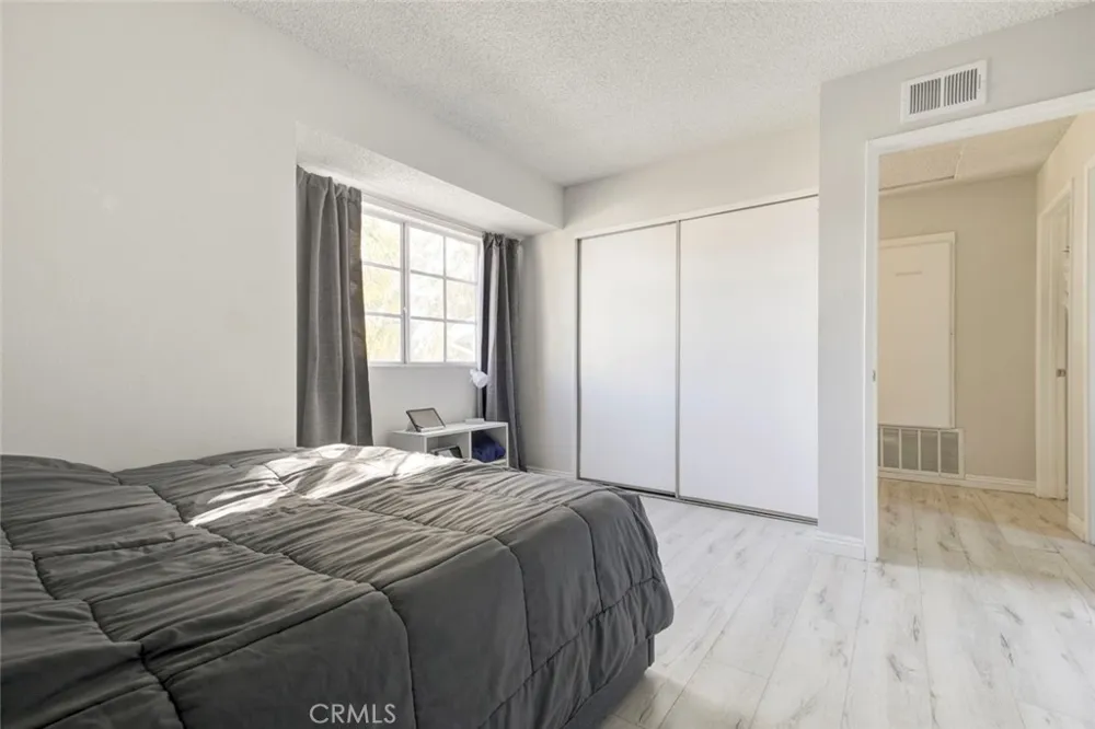 12325 Sweetbriar Pacoima, CA 91331