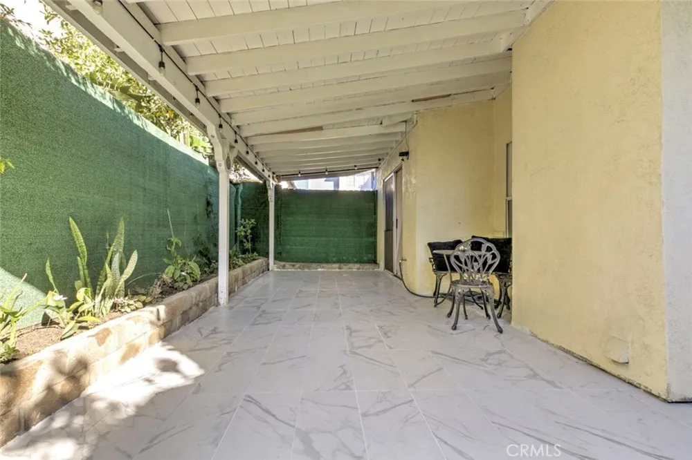 12325 Sweetbriar Pacoima, CA 91331