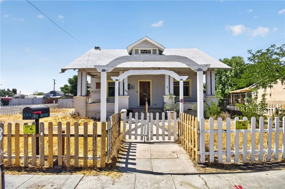 203 Walnut Street Needles, CA 92363
