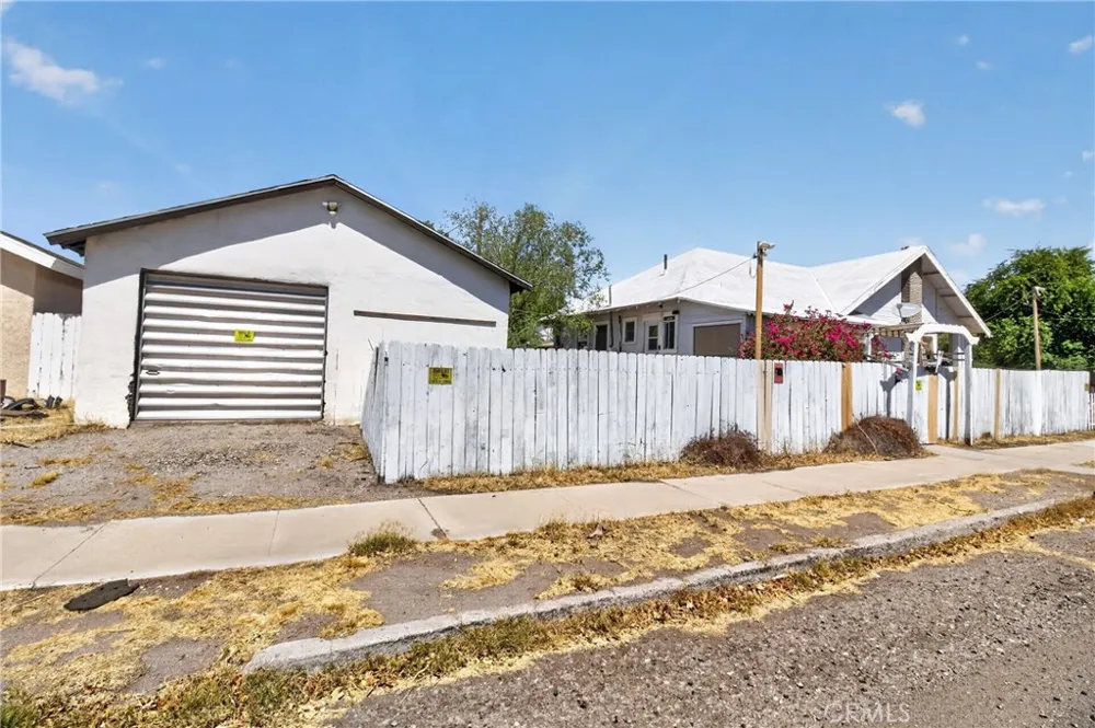 203 Walnut Street Needles, CA 92363