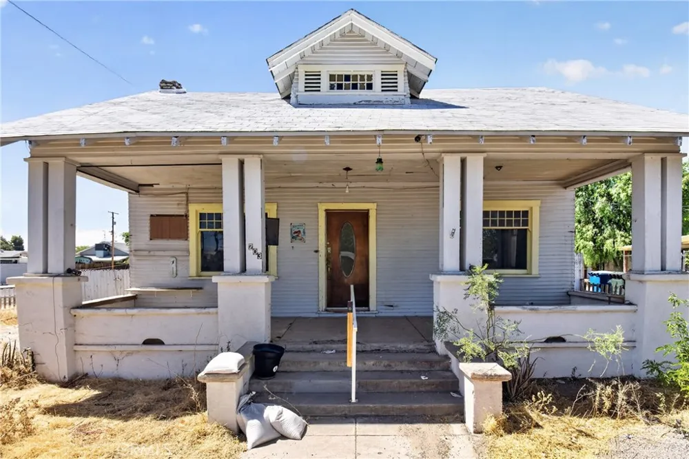 203 Walnut Street Needles, CA 92363