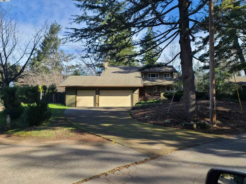 116 Ridgecrest Dr Napa, CA 94558