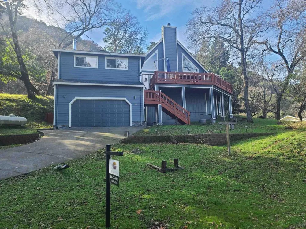 116 Ridgecrest Dr Napa, CA 94558