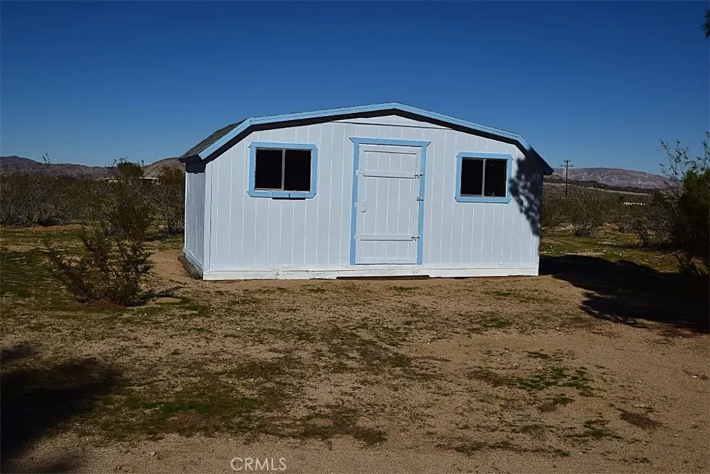 56788 Encantado Road Landers, CA 92285