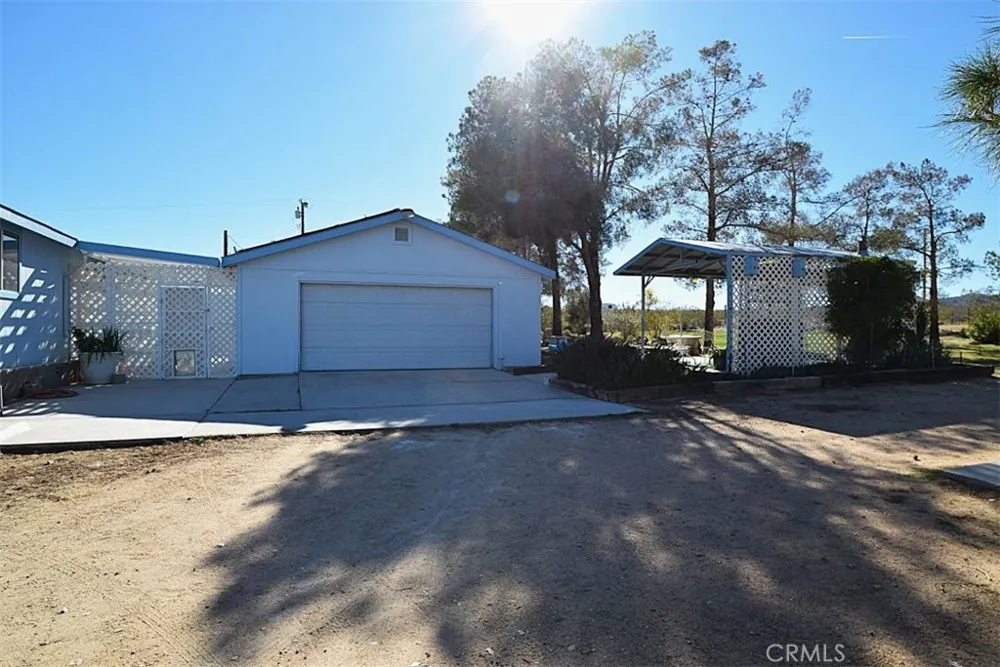 56788 Encantado Road Landers, CA 92285