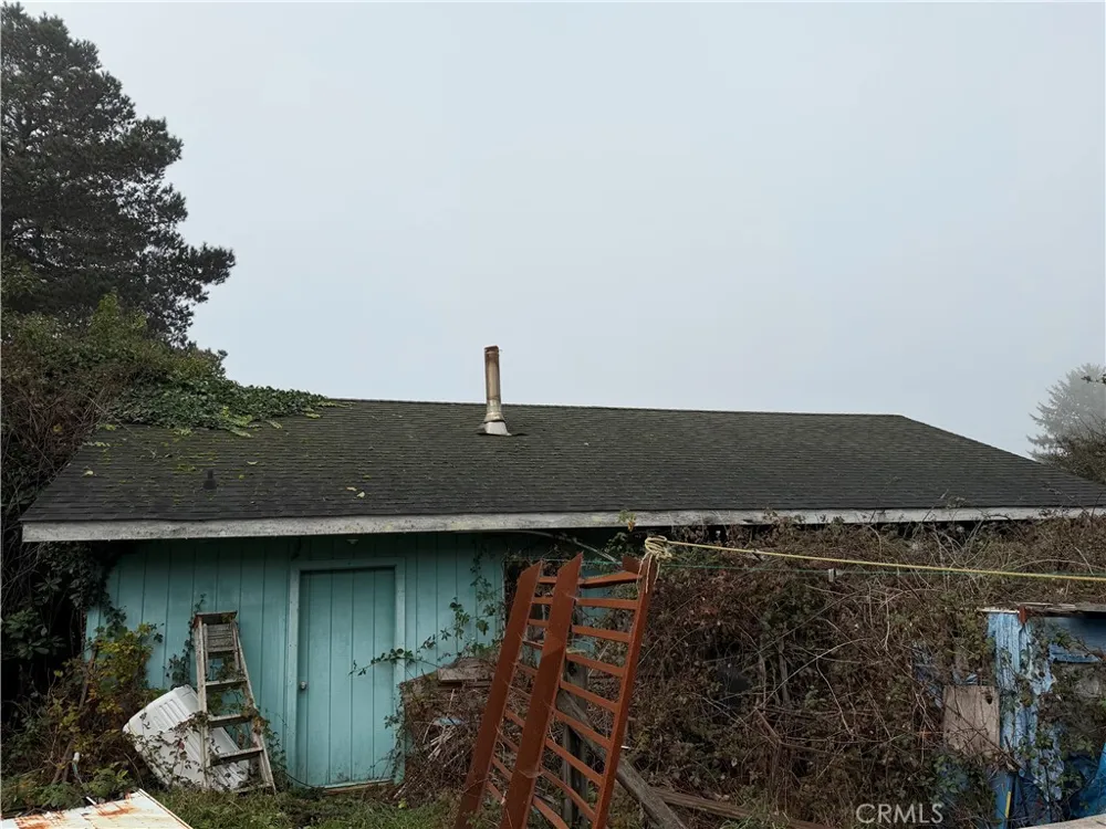 2141 Lagoon Crescent City, CA 95531