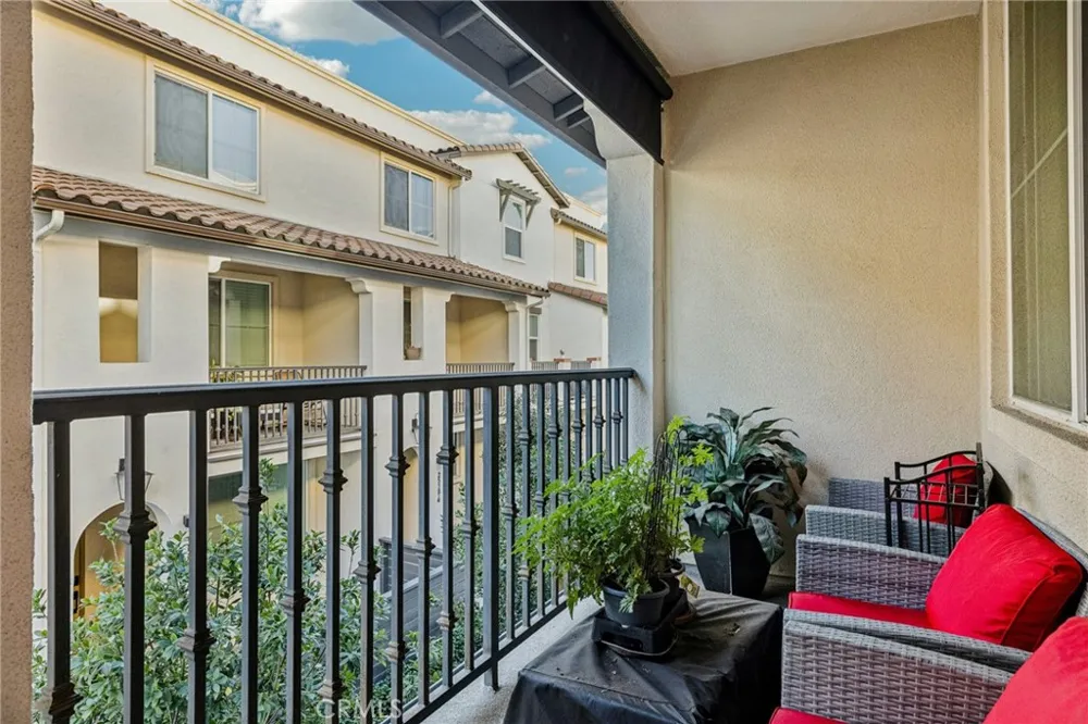 2520 Valentina #6 Commerce, CA 90040