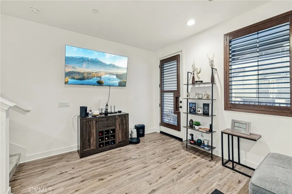 2520 Valentina #6 Commerce, CA 90040