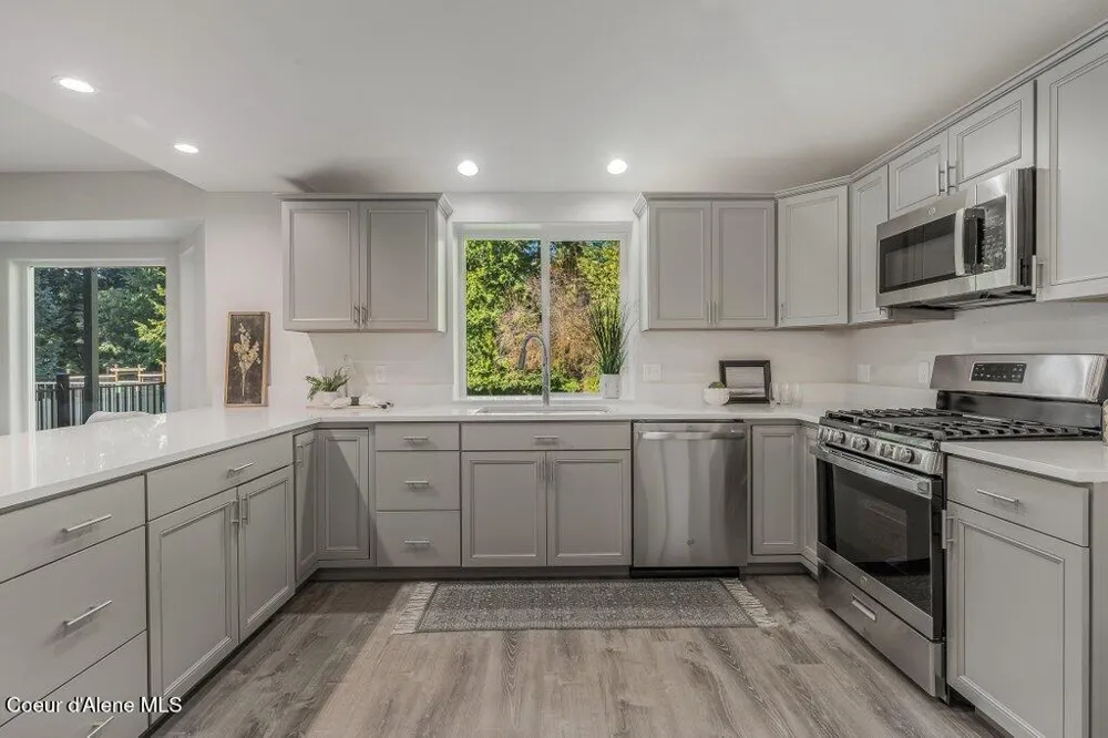 3089 E LAKE FOREST DRIVE Hayden Lake, ID 83835
