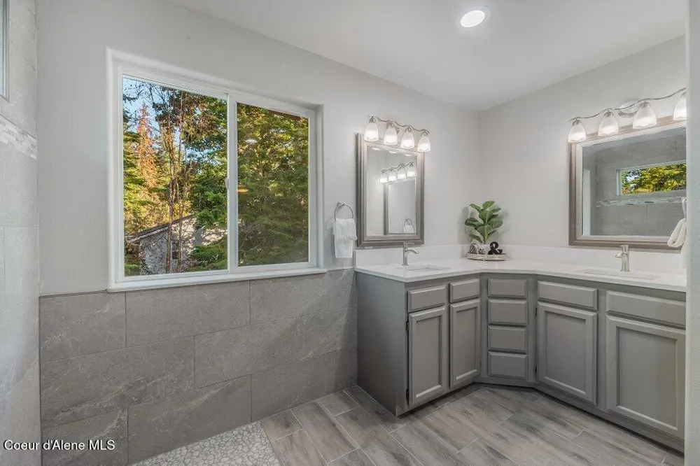 3089 E LAKE FOREST DRIVE Hayden Lake, ID 83835