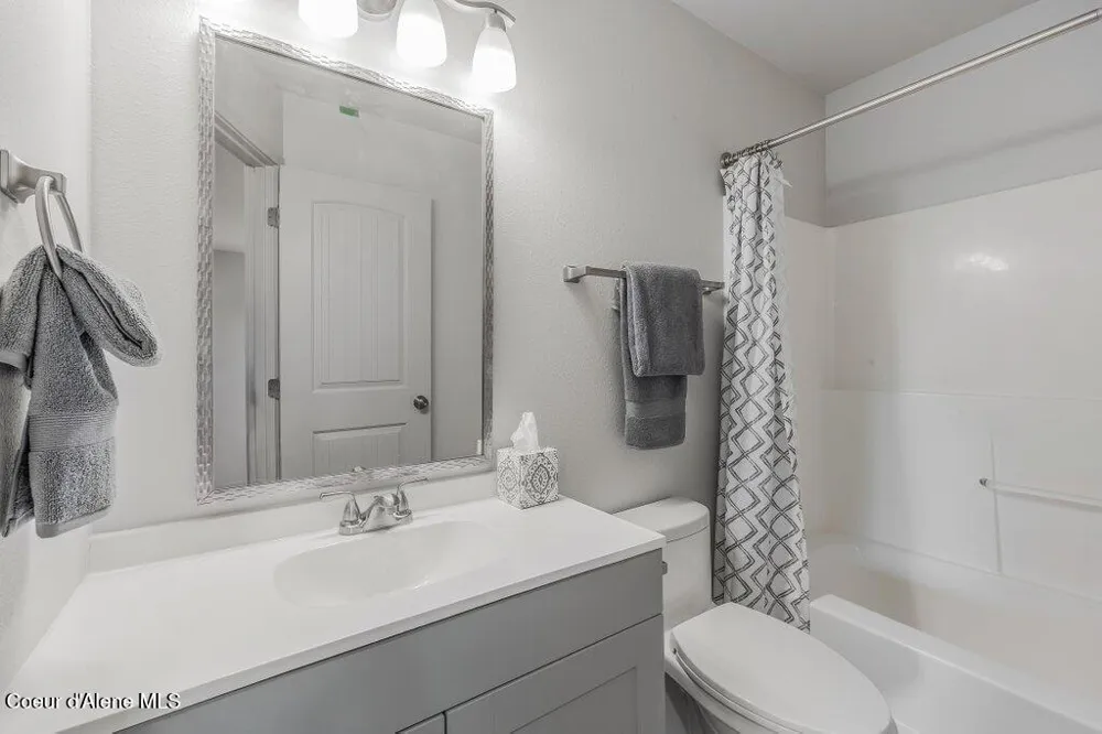 3089 E LAKE FOREST DRIVE Hayden Lake, ID 83835