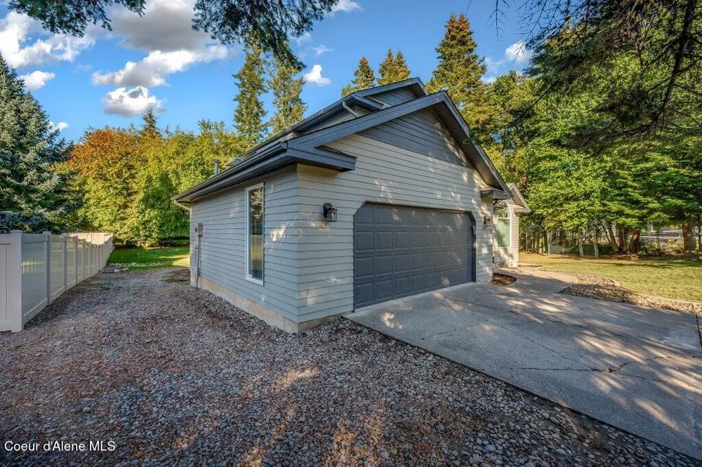 3089 E LAKE FOREST DRIVE Hayden Lake, ID 83835