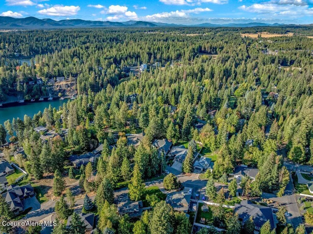 3089 E LAKE FOREST DRIVE Hayden Lake, ID 83835
