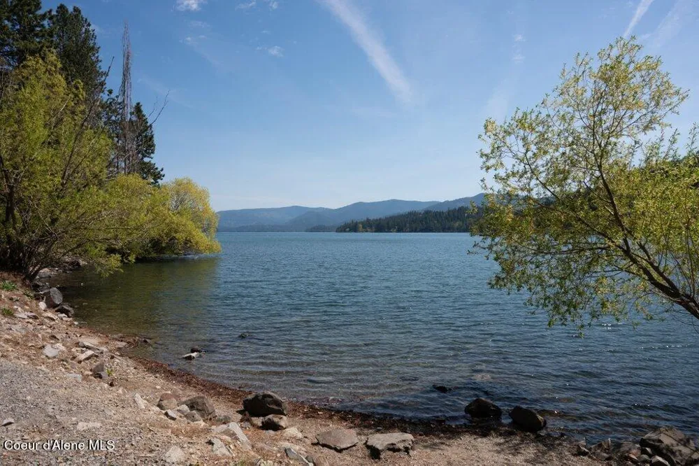 3089 E LAKE FOREST DRIVE Hayden Lake, ID 83835