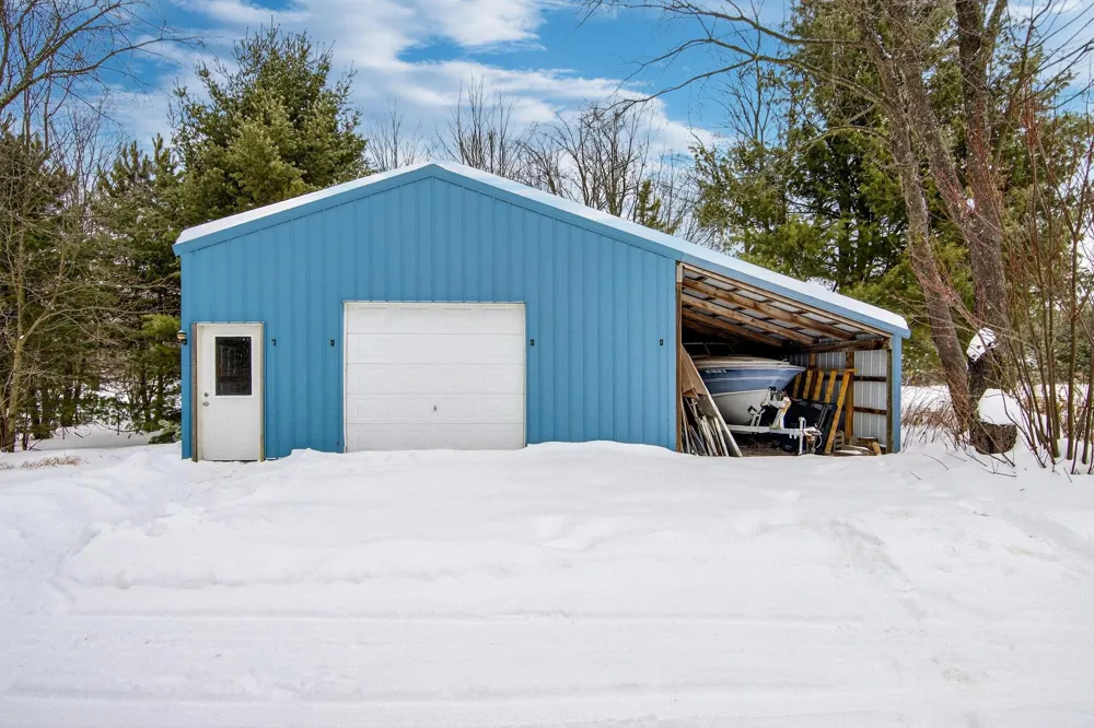 6585 Wallaker Road Joyfield Township, MI 49616