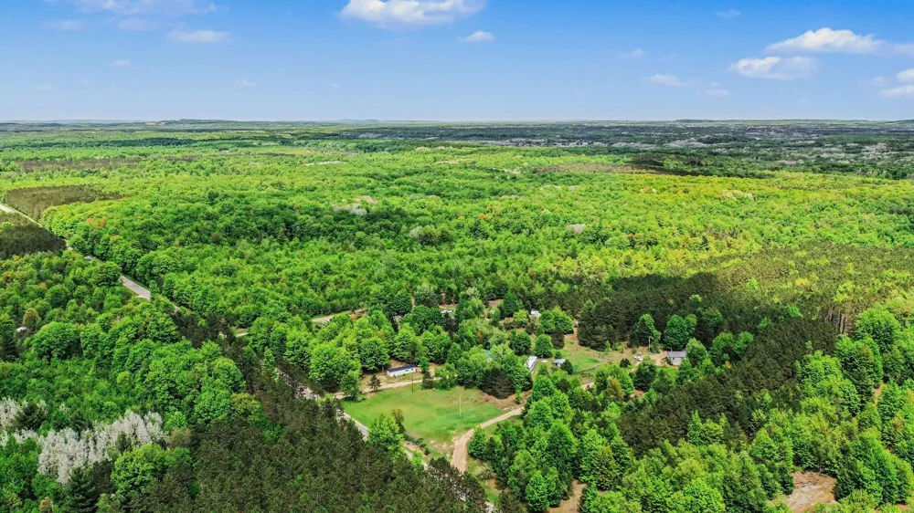 6585 Wallaker Road Joyfield Township, MI 49616