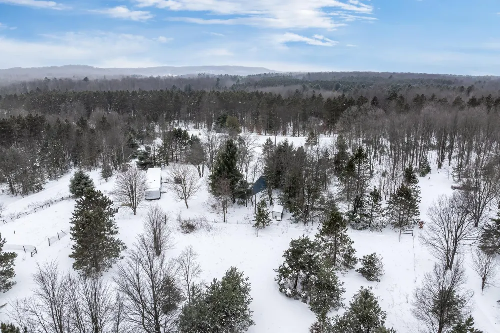 6585 Wallaker Road Joyfield Township, MI 49616