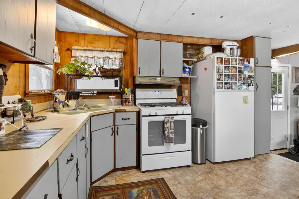 6585 Wallaker Road Joyfield Township, MI 49616