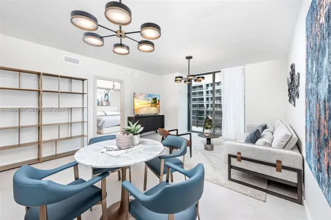 1000 Brickell Plz #4005