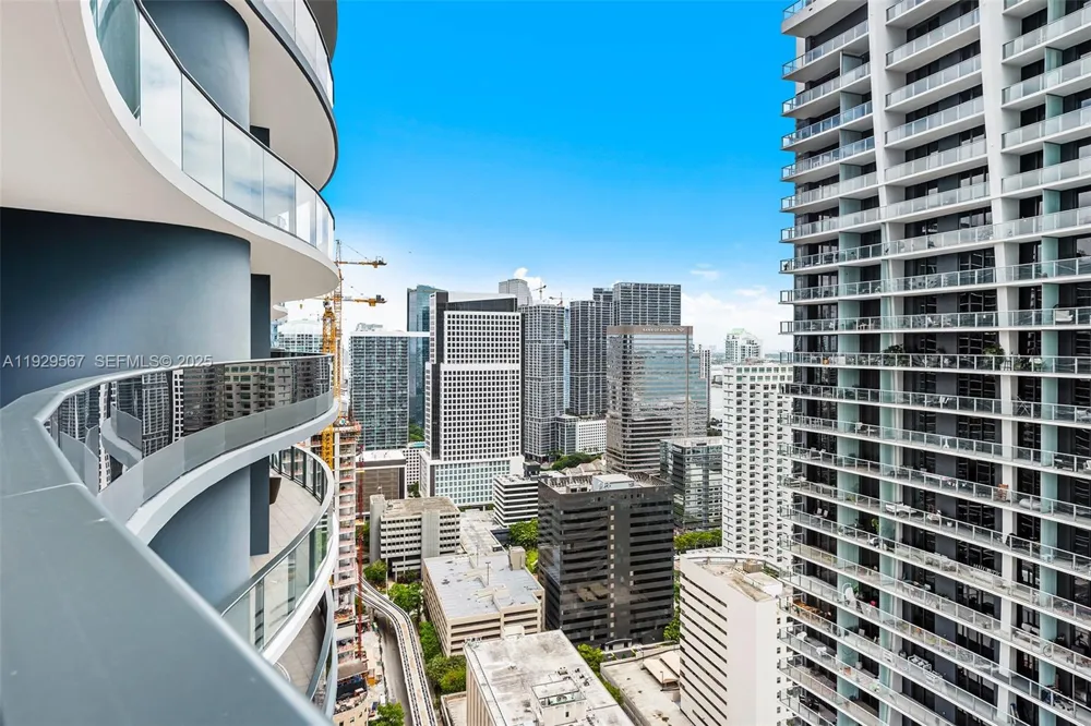 1000 Brickell Plz #4005 Miami, FL 33131