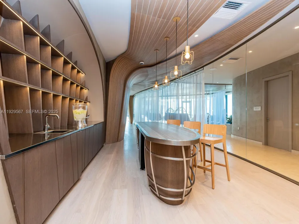 1000 Brickell Plz #4005 Miami, FL 33131