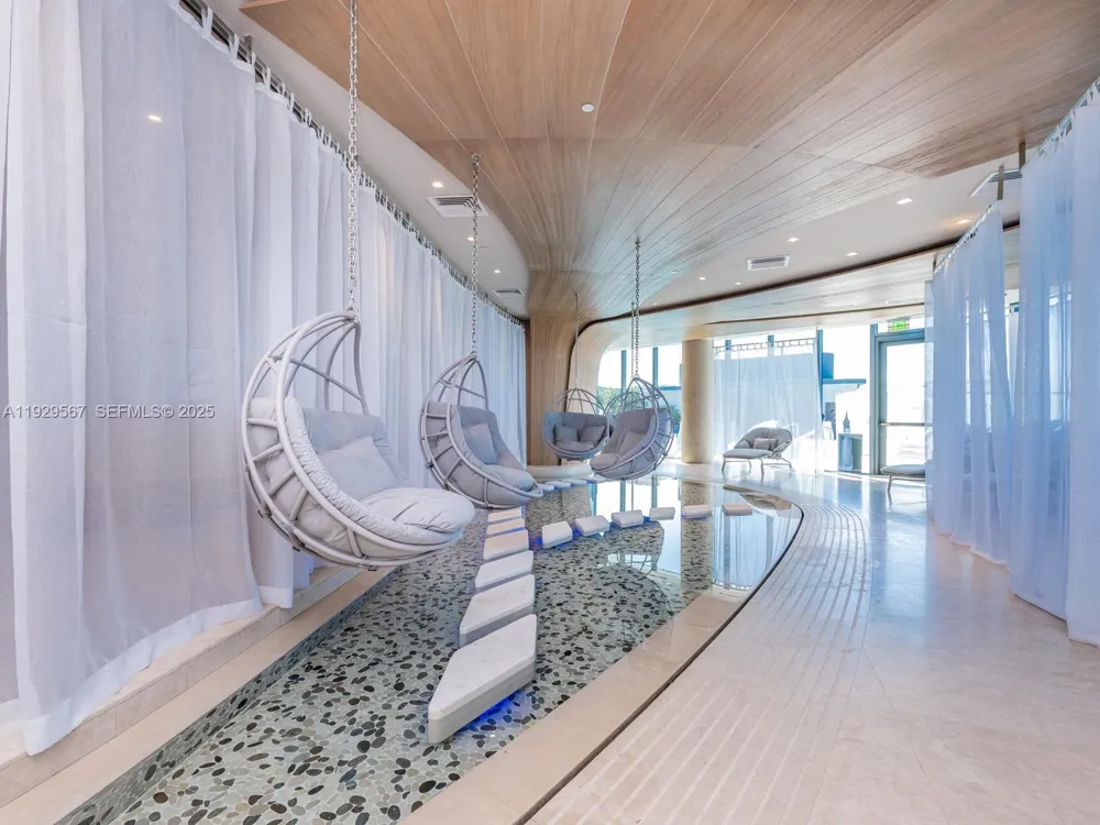 1000 Brickell Plz #4005 Miami, FL 33131