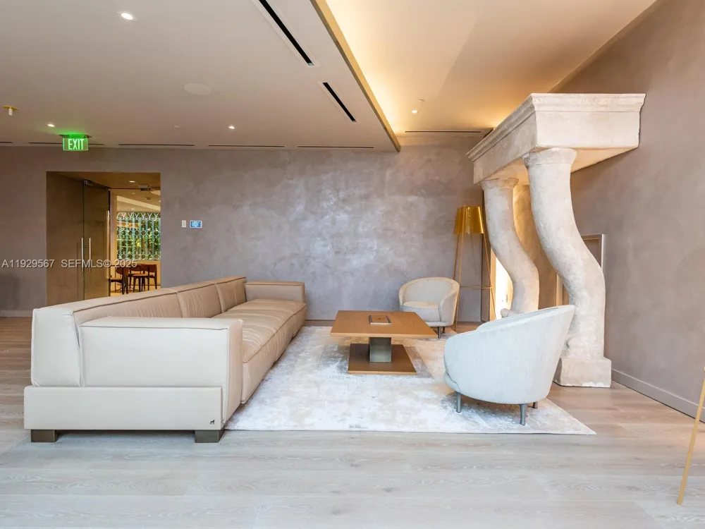 1000 Brickell Plz #4005 Miami, FL 33131